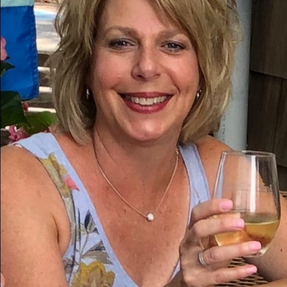 Meet your Posher, Susan - Picture 5 of 5